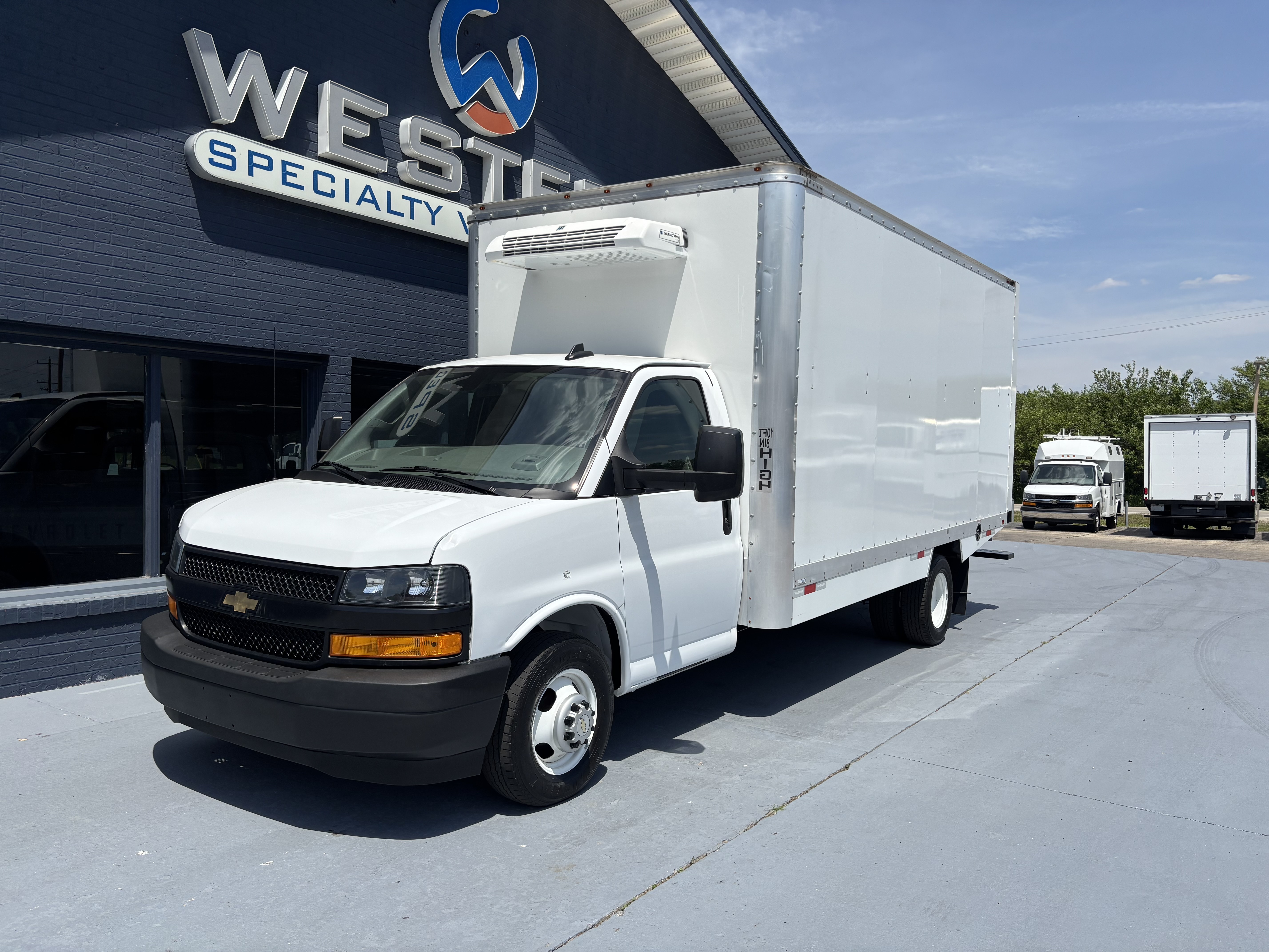 2024 CHEVROLET EXPRESS G3500 in Braidwood, IL