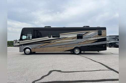 2027 Newmar Bay Star 3639 in belton MO