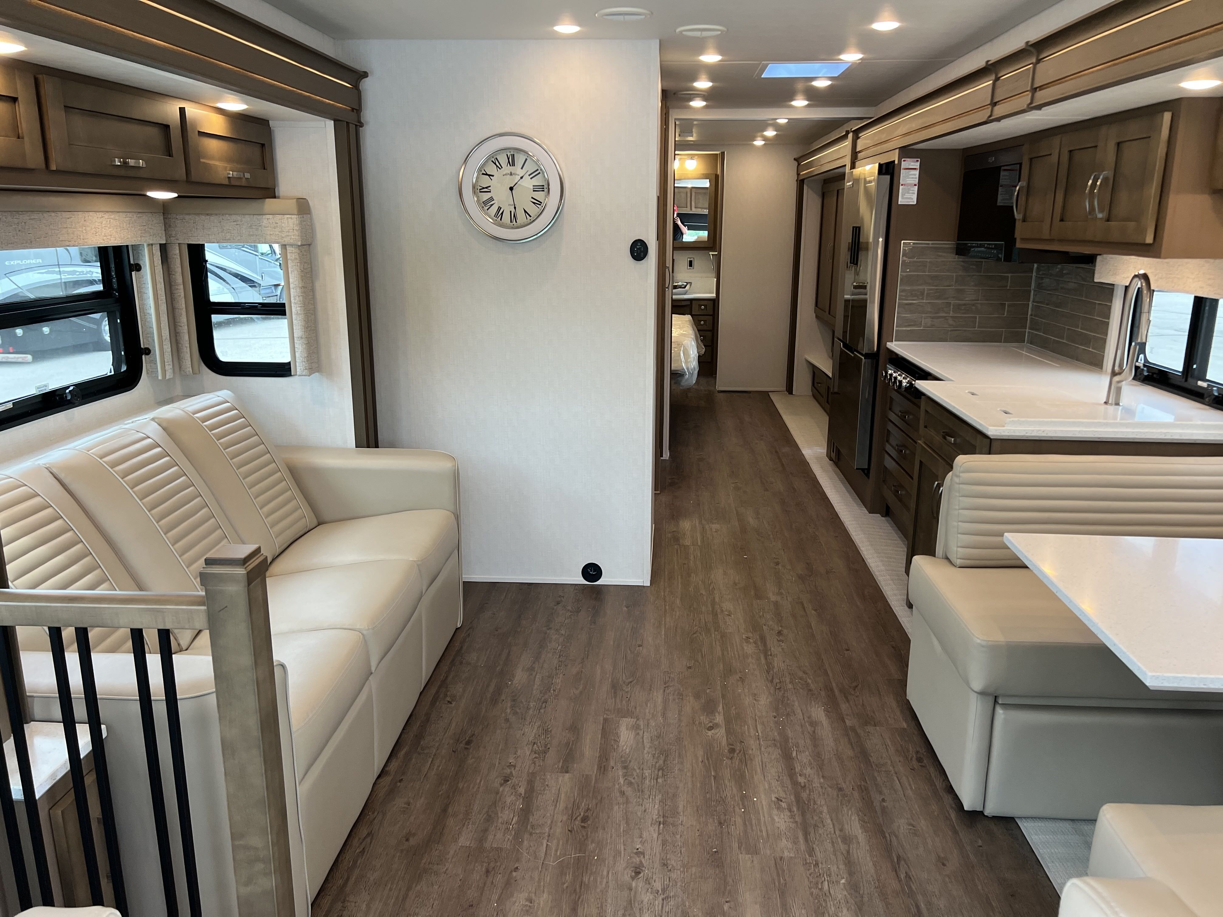 2027 Newmar Bay Star 3639 in belton MO