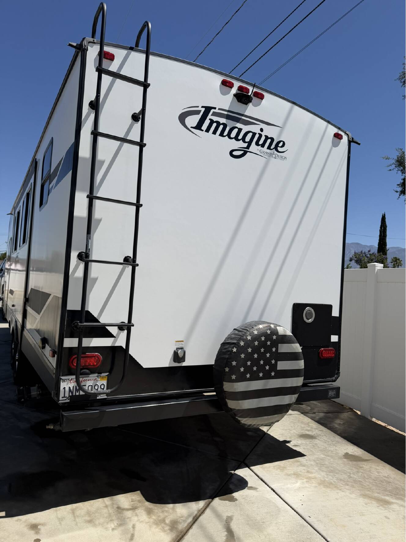 A photo of this 2021 Grand Design IMAGINE 2800BH