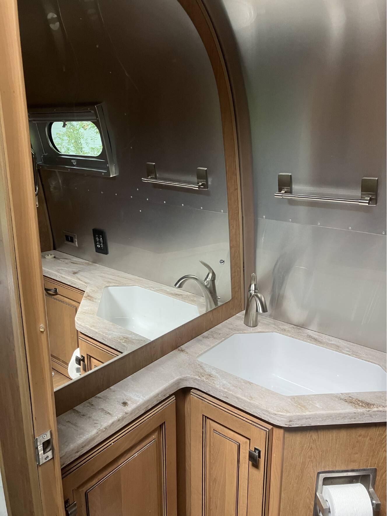 A photo of this 2018 Airstream Classic