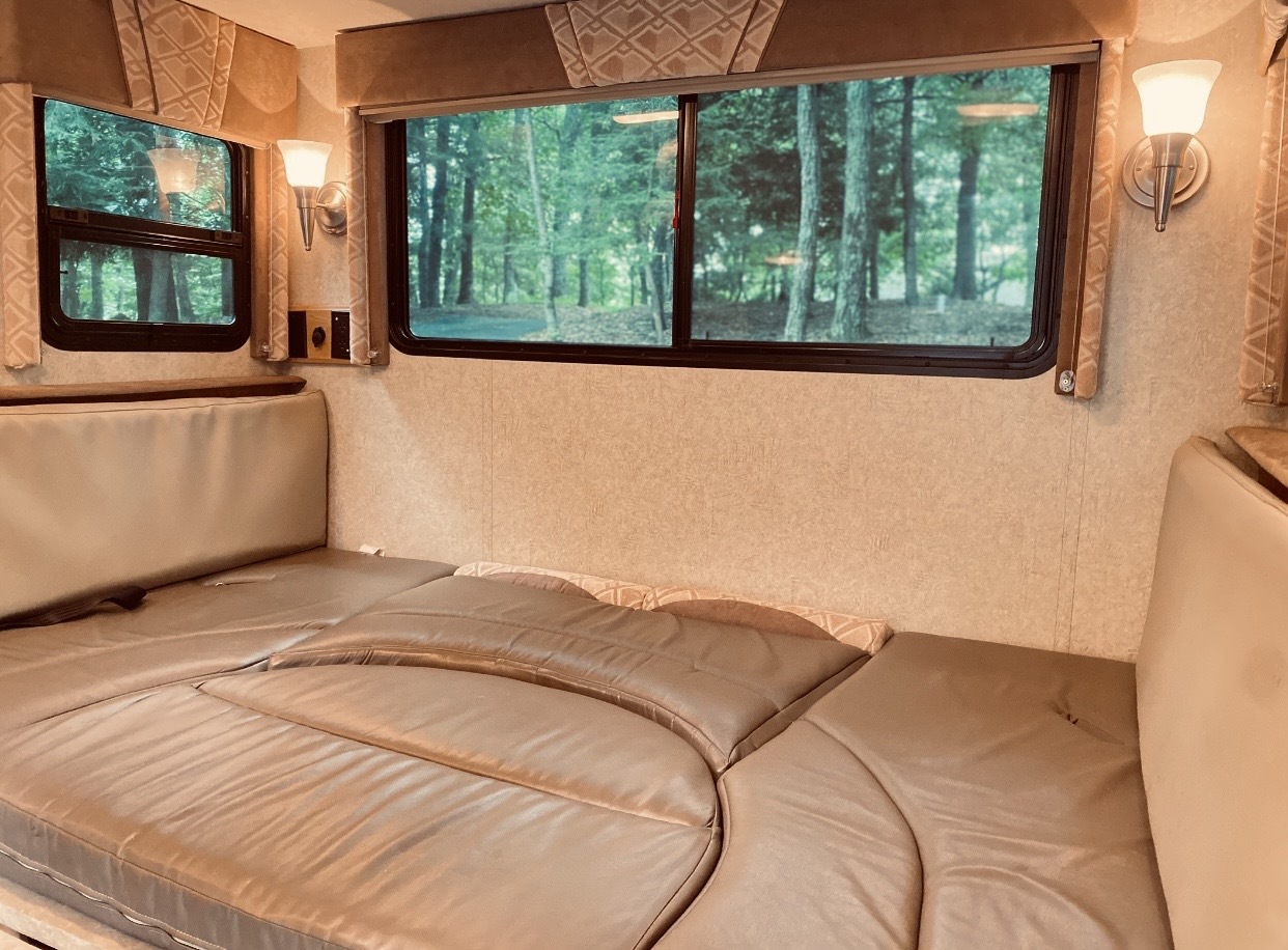 2008 Itasca CAMBRIA 26A in big canoe GA