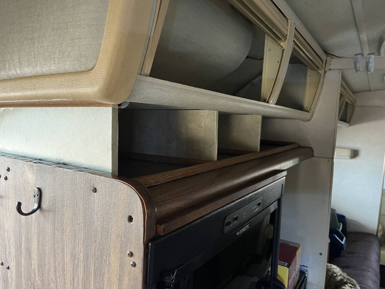 A photo of this 1976 Airstream LAND YACHT 25