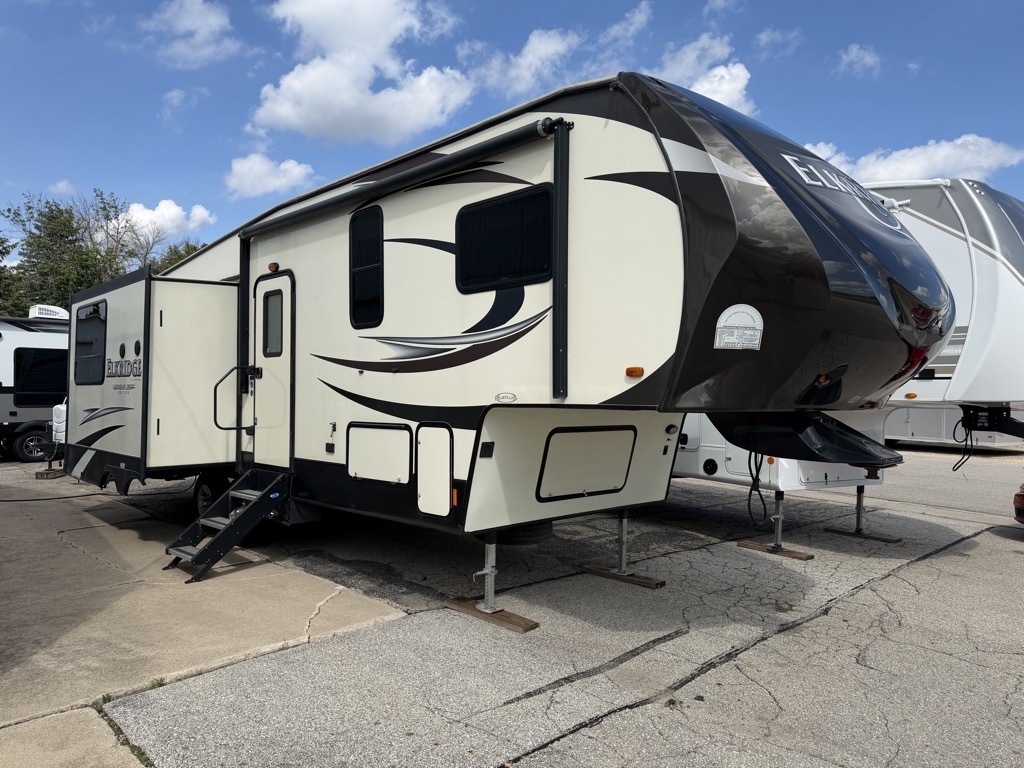 2015 Heartland ELKRIDGE XTREME LIGHT E 289 in nora springs IA