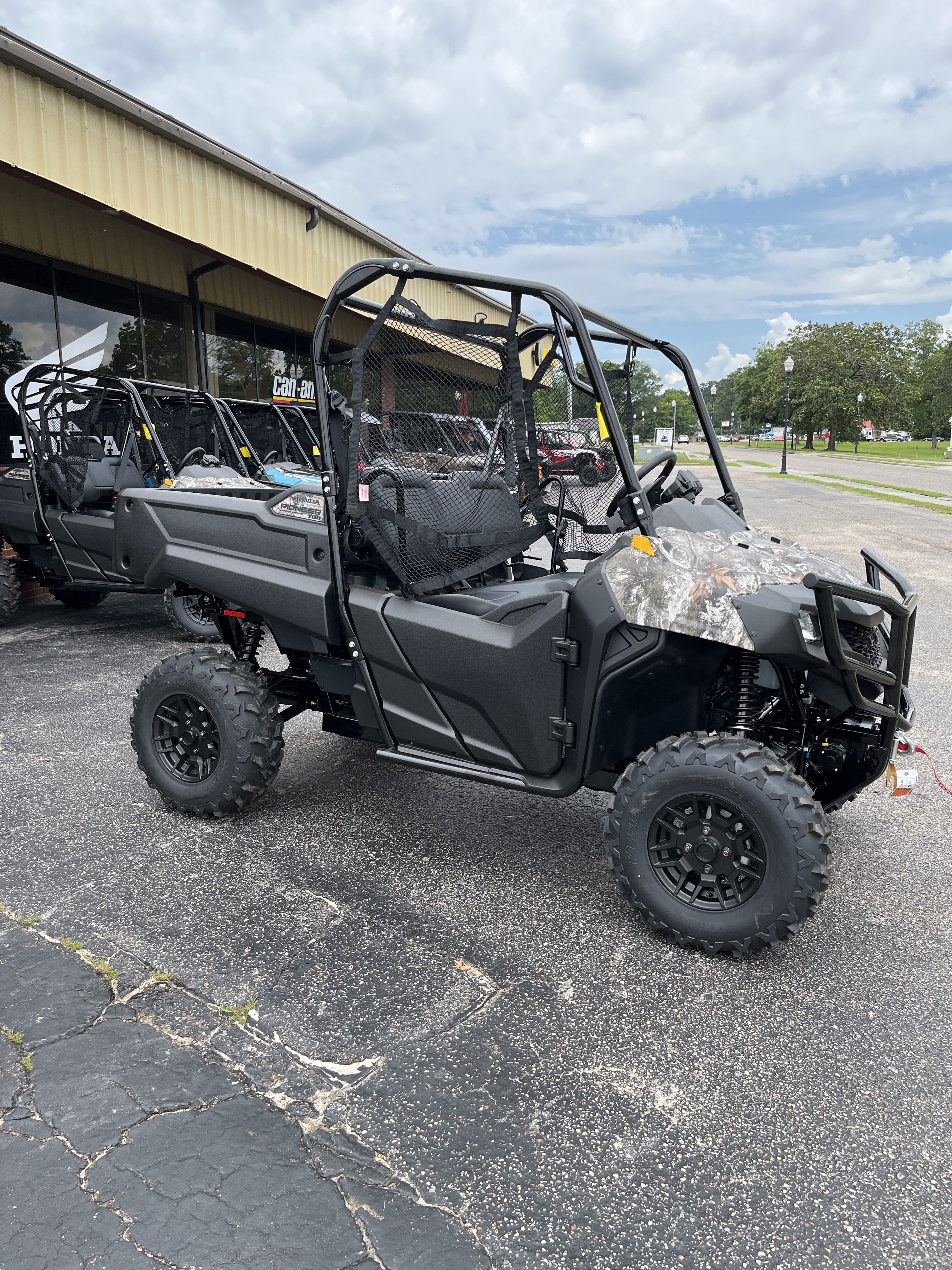 2026 Honda PIONEER 700 FOREST UTV/Utility ATV