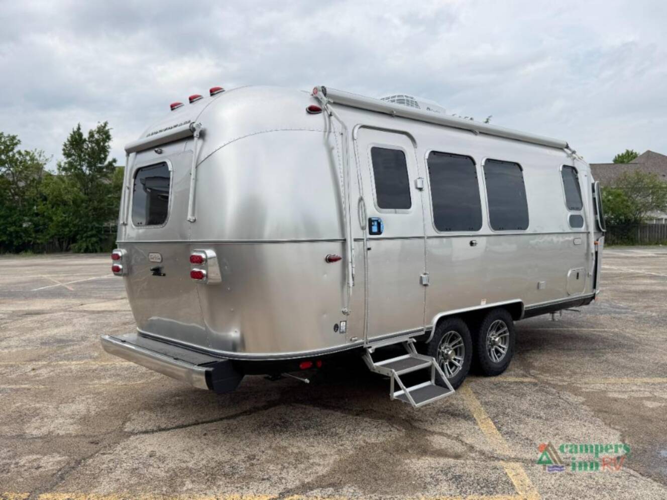 A photo of this 2026 Airstream Trade Wind 23FBT