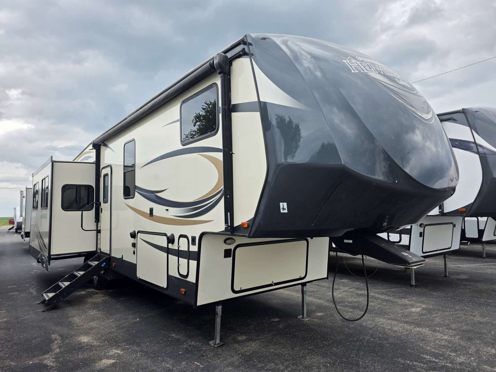 2016 Forest River Salem Hemis Lite 346RK in maroa IL