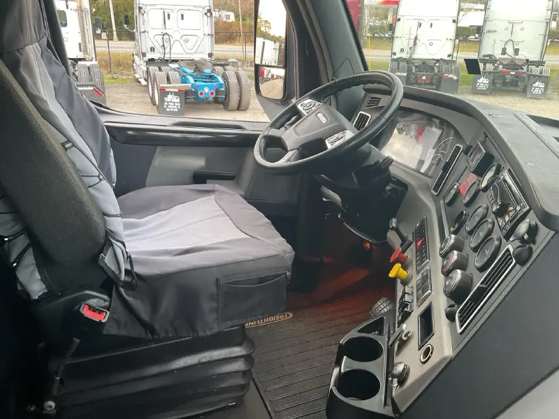 2018 FREIGHTLINER CASCADIA 126