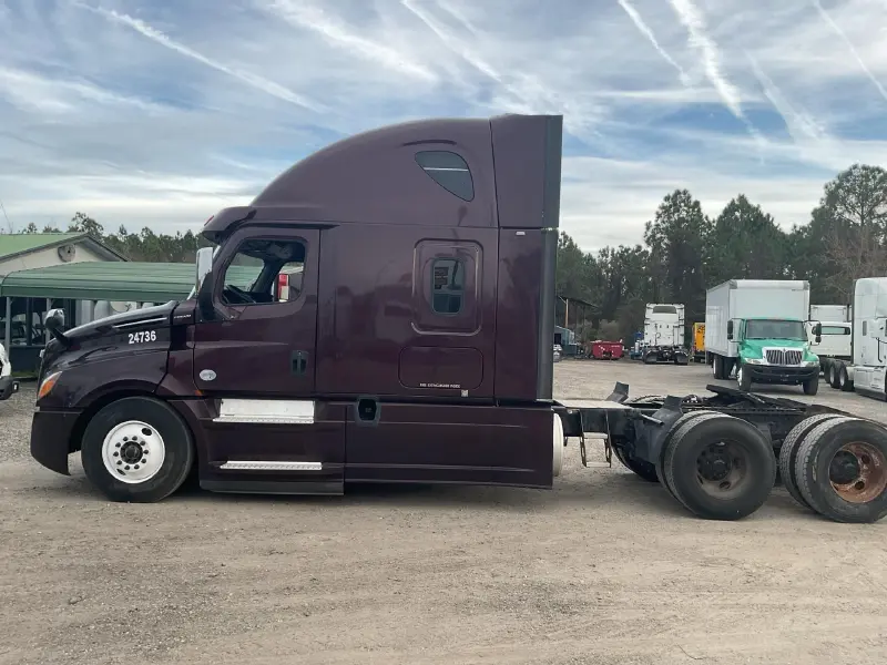2018 FREIGHTLINER CASCADIA 126