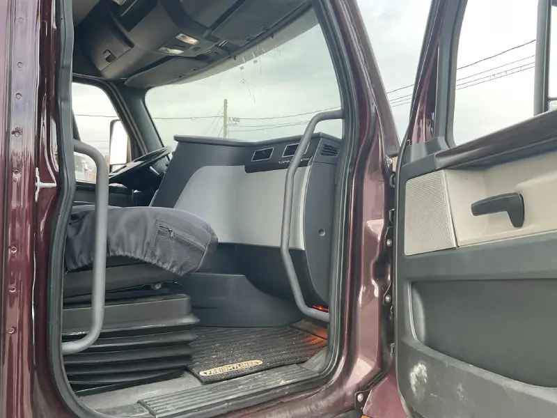 2018 FREIGHTLINER CASCADIA 126