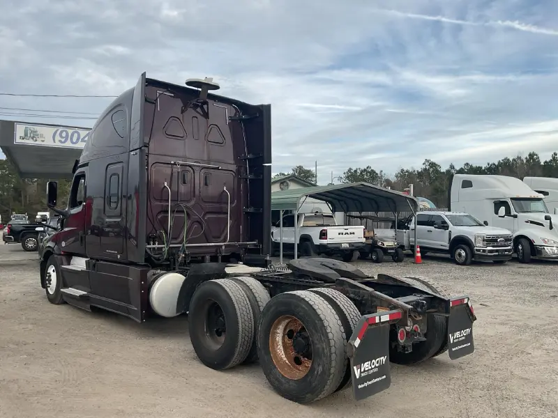 2018 FREIGHTLINER CASCADIA 126