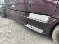 2018 FREIGHTLINER CASCADIA 126