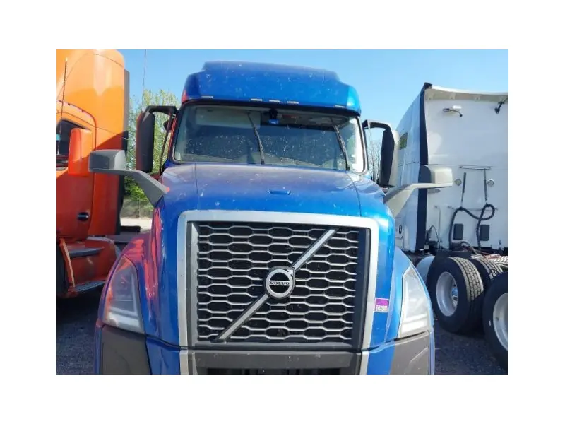 2021 VOLVO VNL64T760
