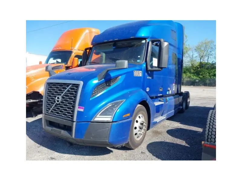 2021 VOLVO VNL64T760