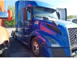 2021 VOLVO VNL64T760