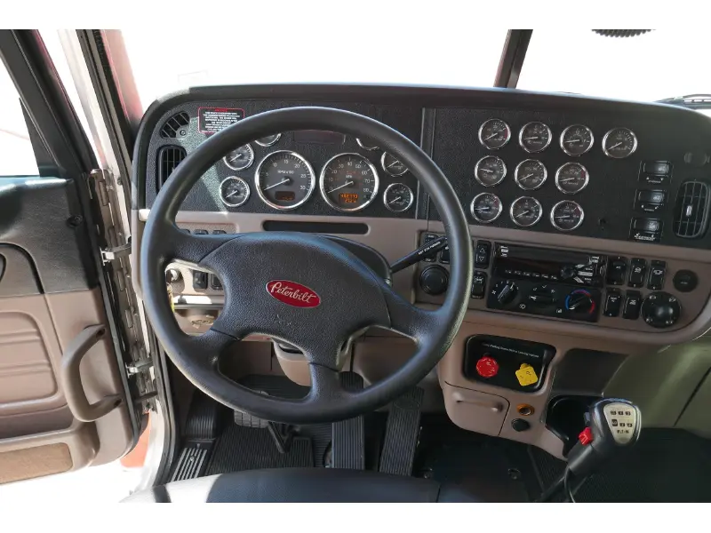 2021 PETERBILT 389