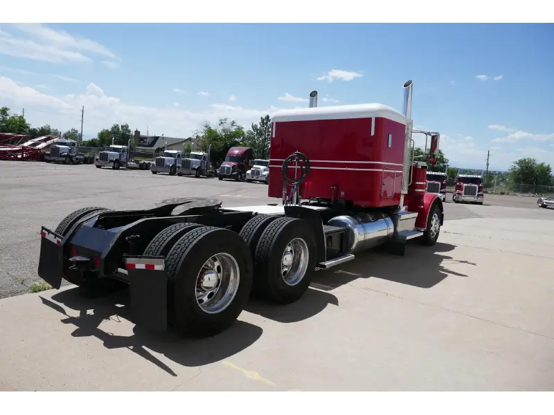 2021 PETERBILT 389