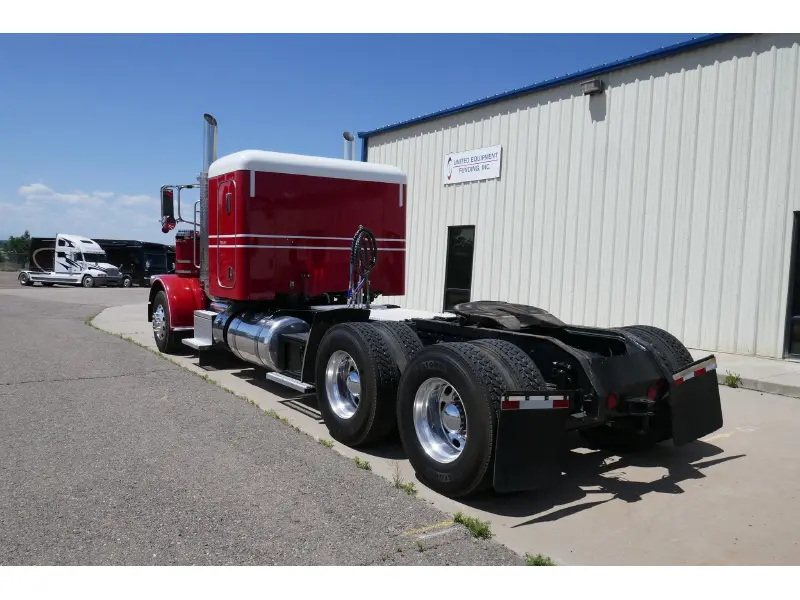 2021 PETERBILT 389