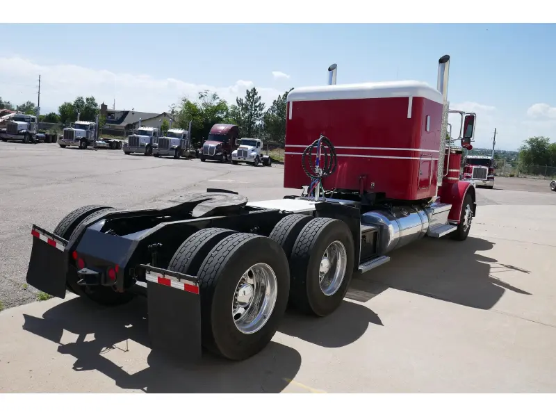 2019 PETERBILT 389