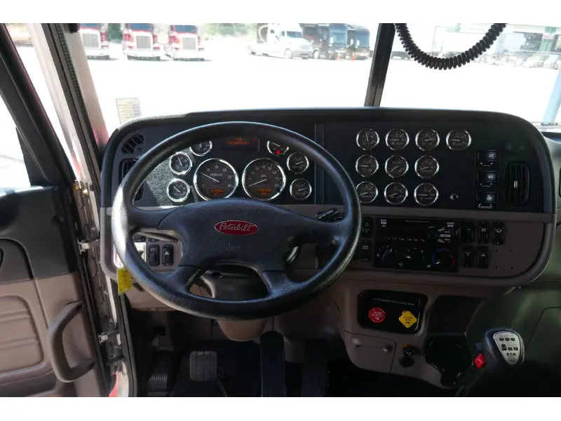 2021 PETERBILT 389