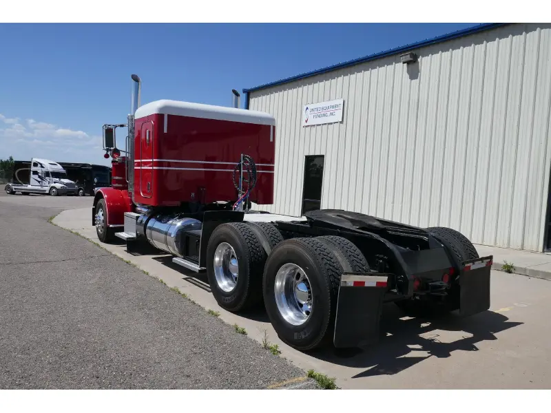 2021 PETERBILT 389