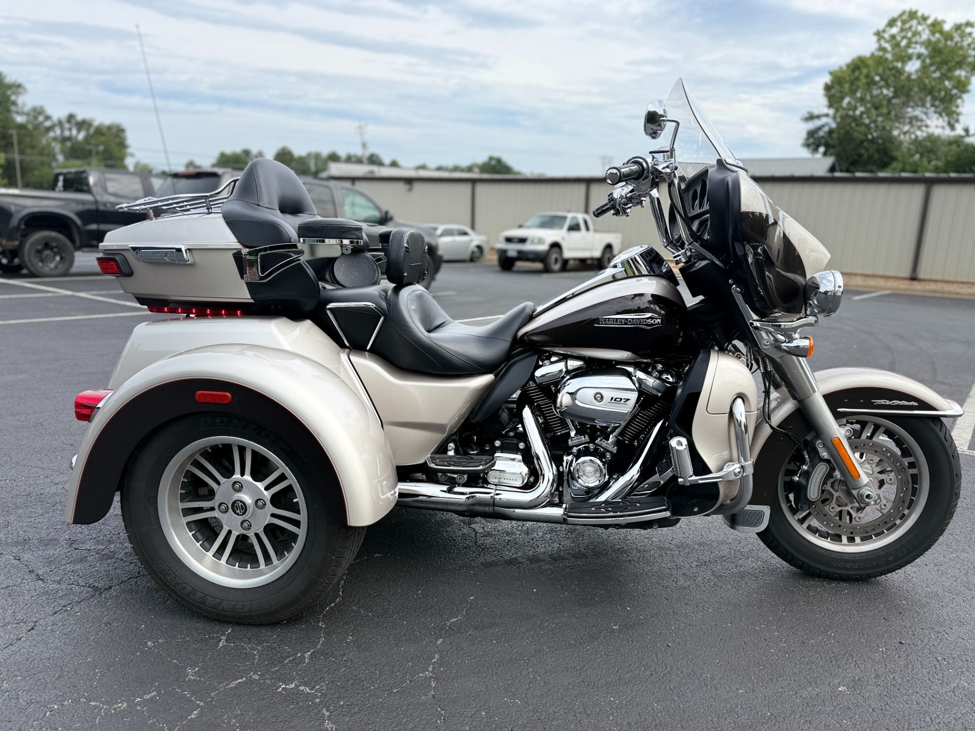 2018 Harley-Davidson Tri Glide® Ultra ULTRA CLASSIC in Lynchburg, VA