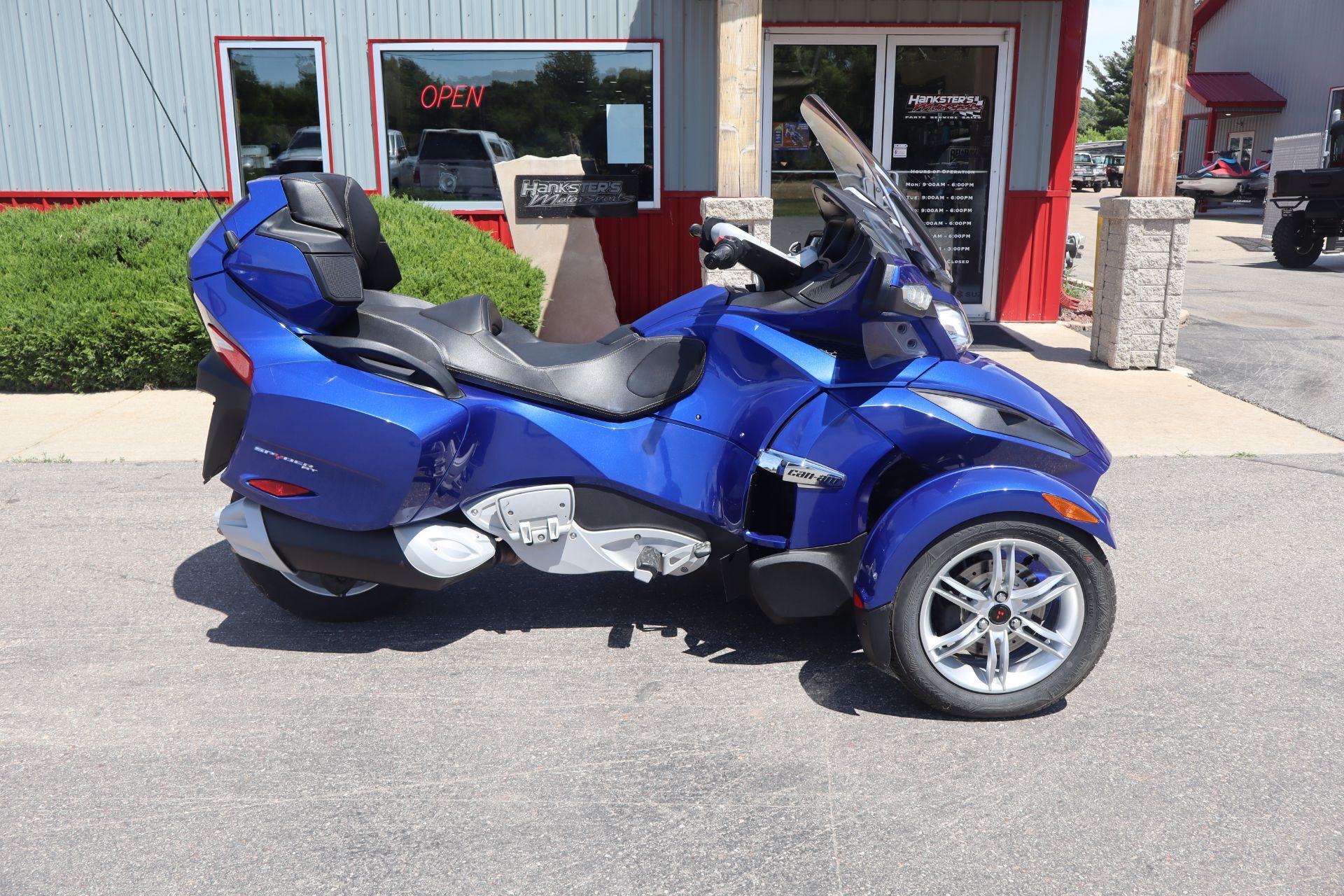 2012 Can-Am Spyder® RT Audio & Convenience BASE in Janesville, WI