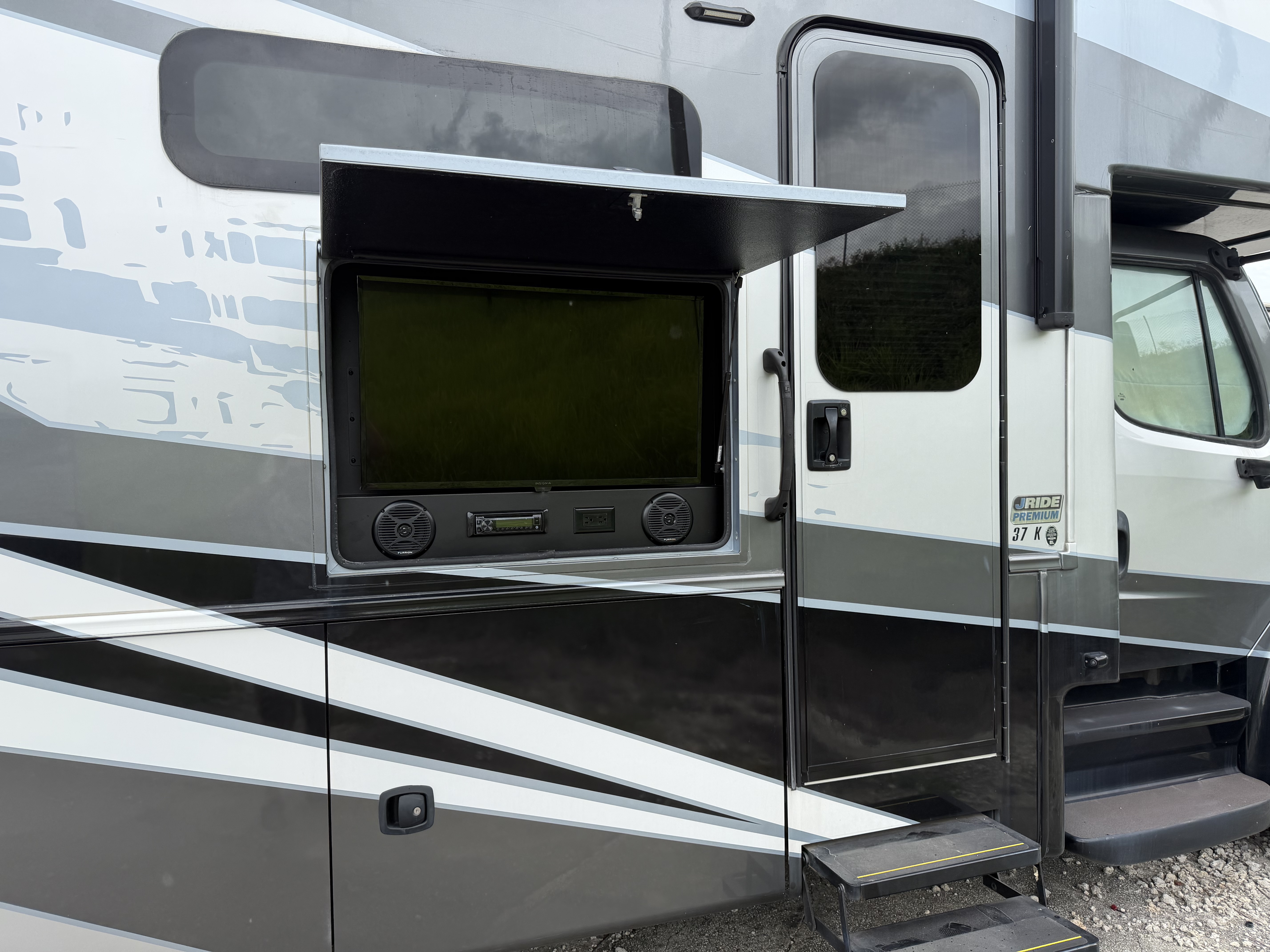 2023 Jayco SENECA 37K in winter haven FL