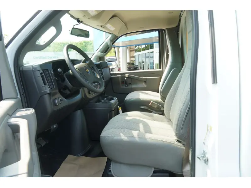2026 CHEVROLET Express 3500