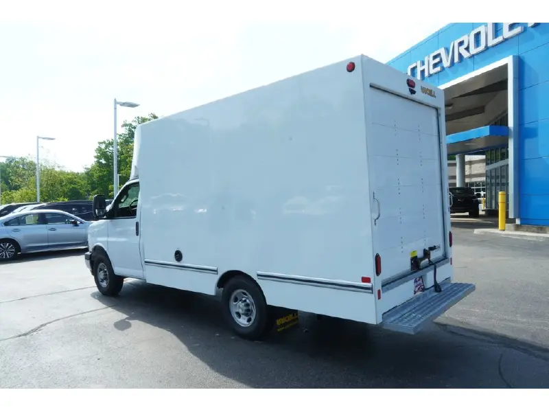 2026 CHEVROLET Express 3500
