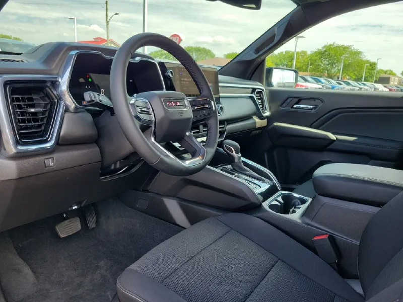 2024 GMC CANYON