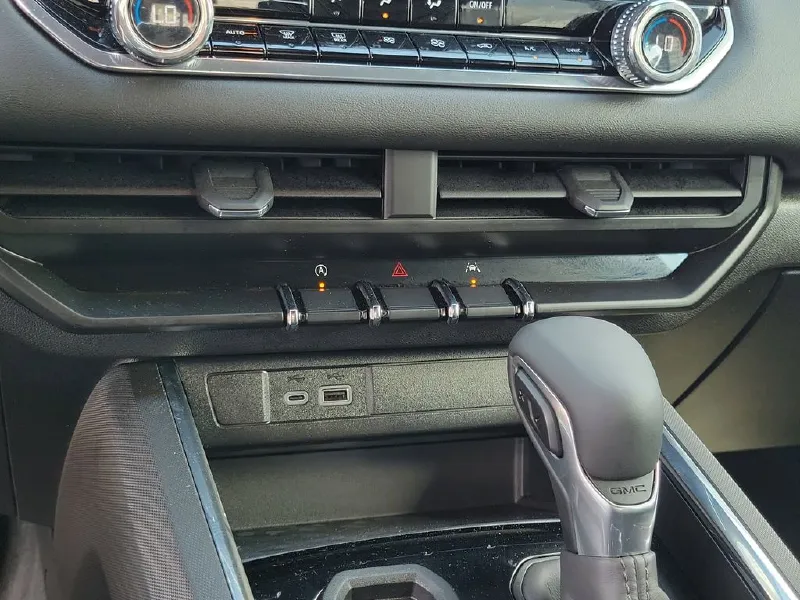 2024 GMC CANYON