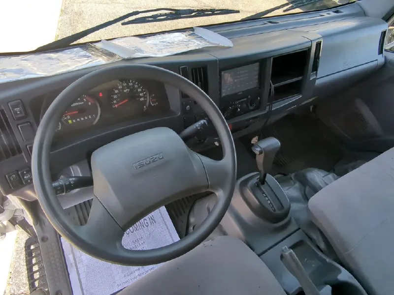 2018 ISUZU NPR HD