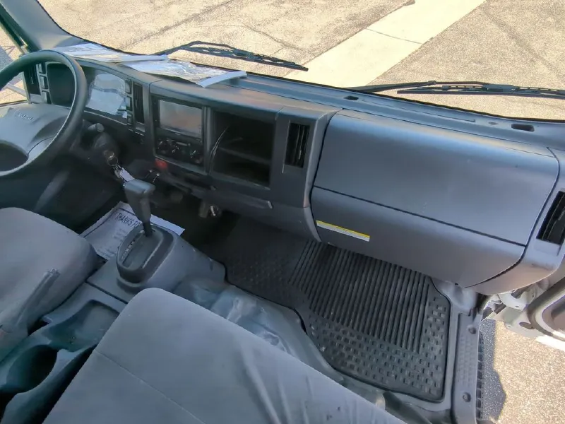 2018 ISUZU NPR HD