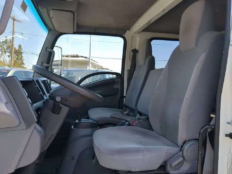 2018 ISUZU NPR HD