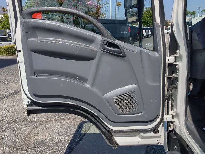 2018 ISUZU NPR HD