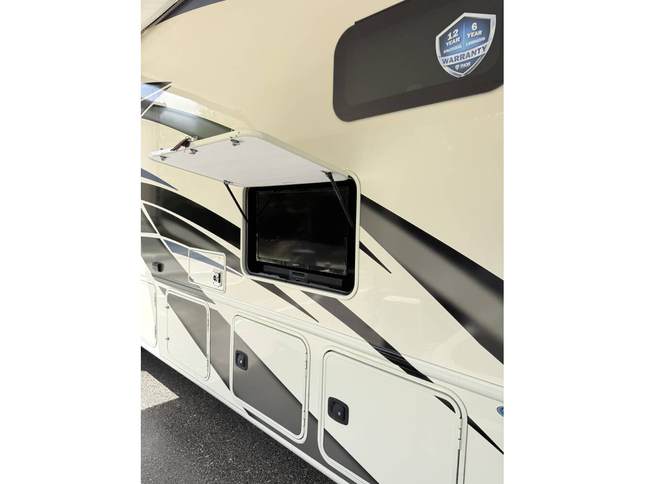 A photo of this 2021 Thor Motor Coach HURRICANE 35M