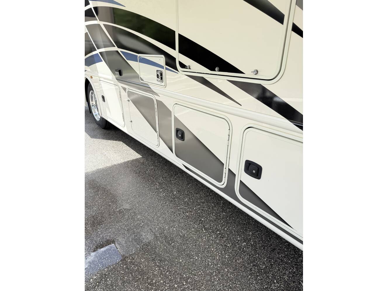 A photo of this 2021 Thor Motor Coach HURRICANE 35M