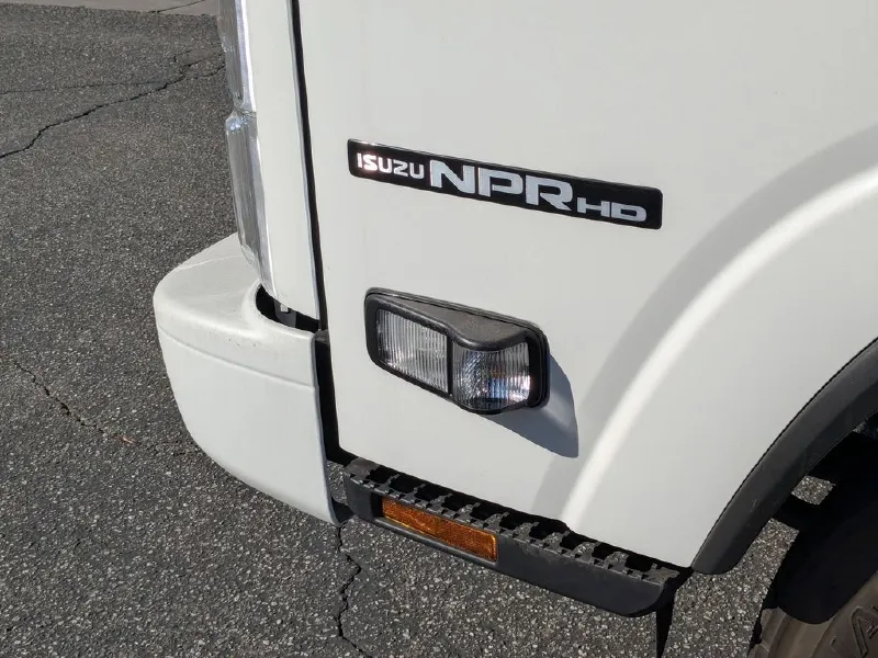 2026 ISUZU NPR HD