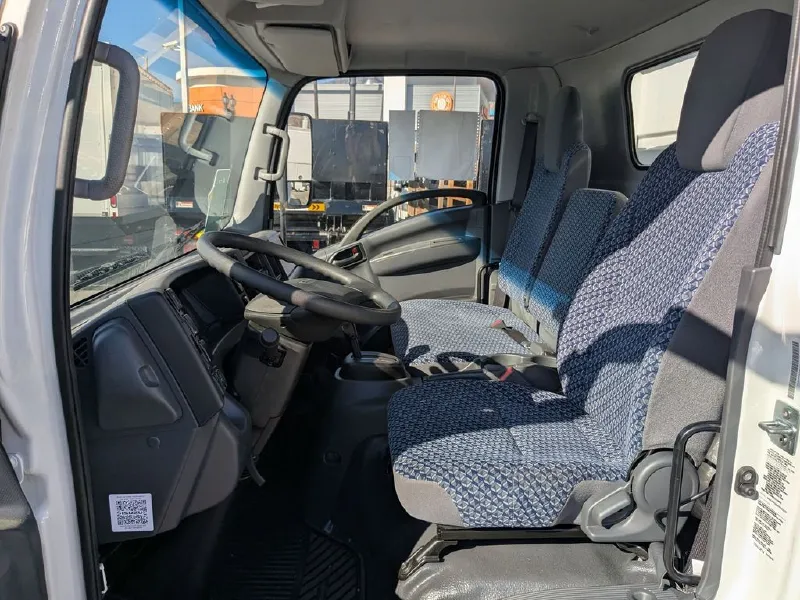 2026 ISUZU NPR HD