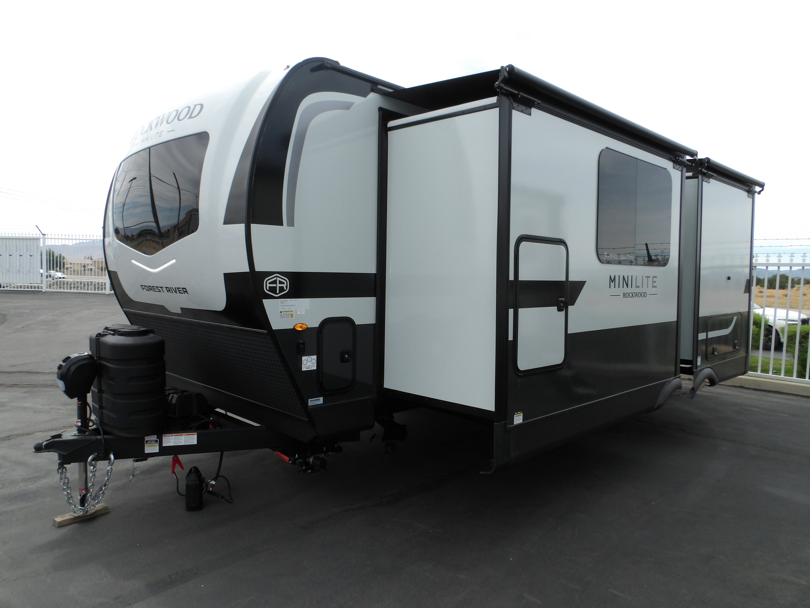 2026 Forest River ROCKWOOD 2523MBR RV