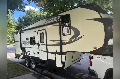 2015 Heartland ELKRIDGE XTREME LIGHT E 22 in golden valley MN