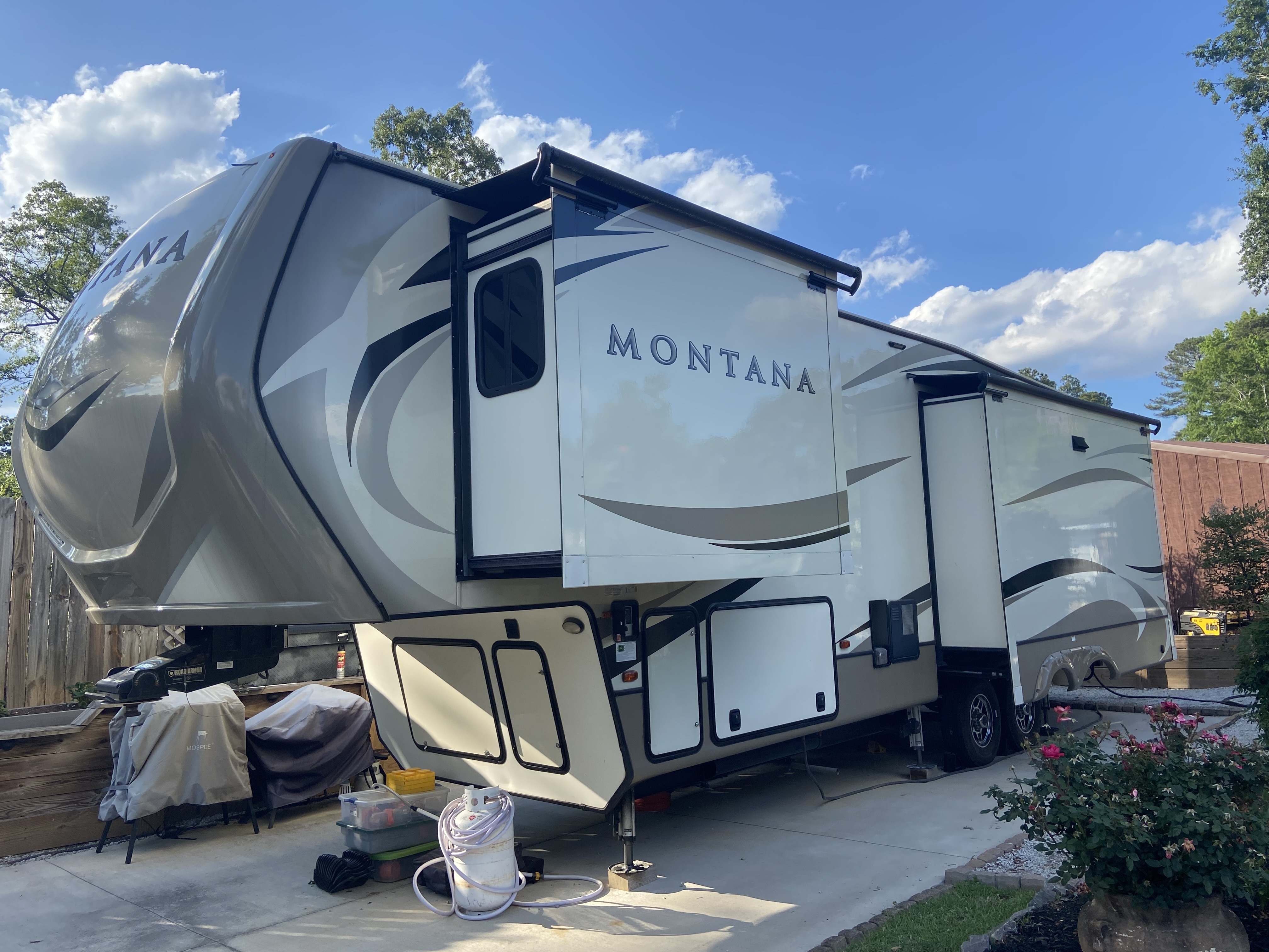 2019 Keystone MONTANA 3121RL in evans GA