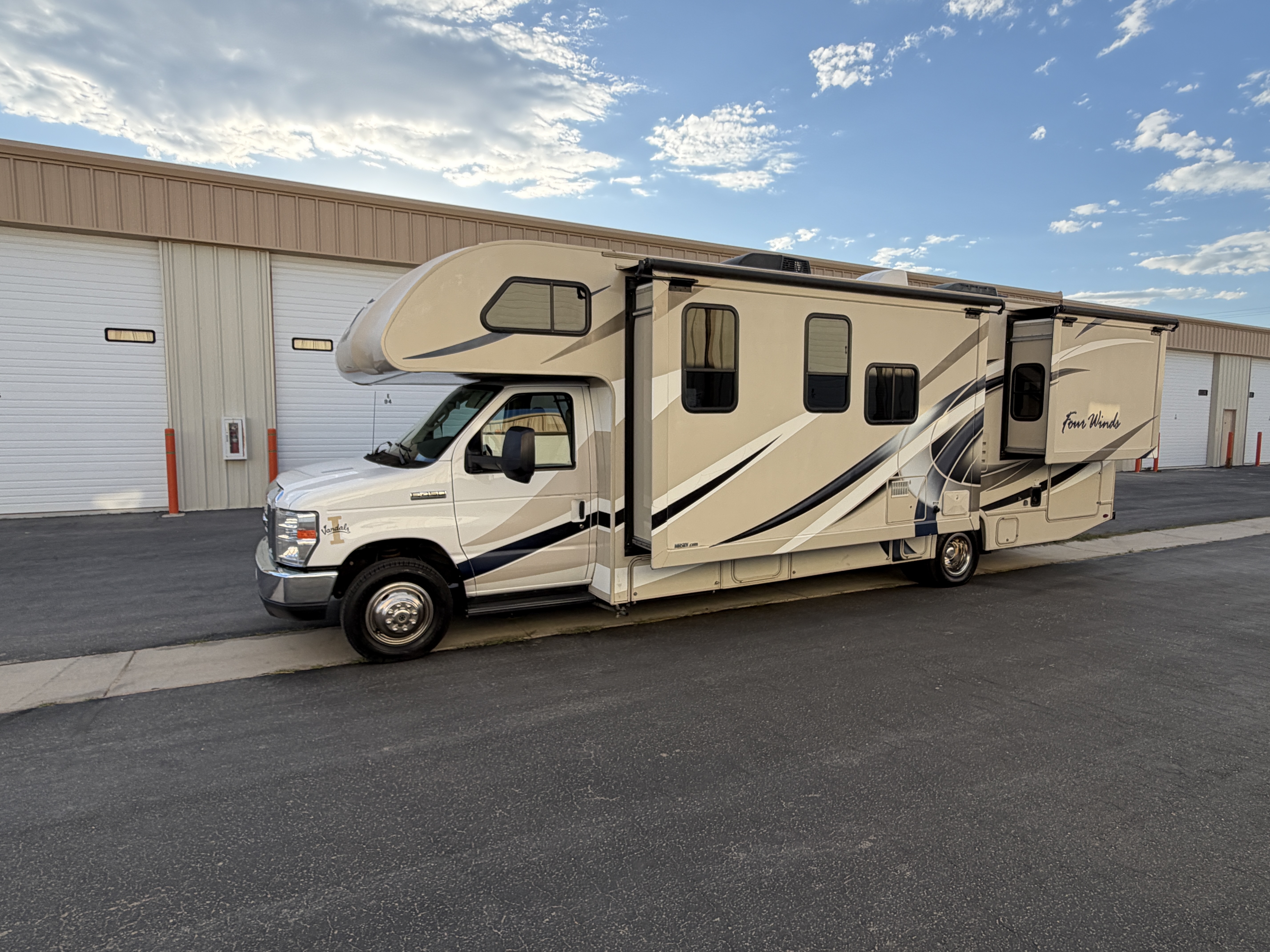 2018 Thor Motor Coach FOUR WINDS 29G RV