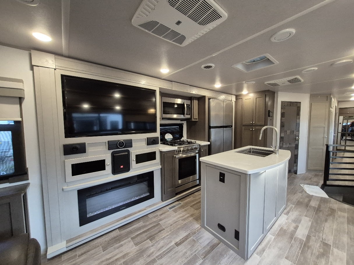 2022 Palomino COLUMBUS RIVER RANCH 392MB RV