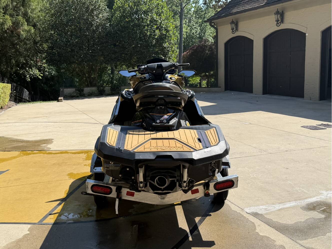 A photo of this 2023 Kawasaki JET SKI ULTRA 310 LX