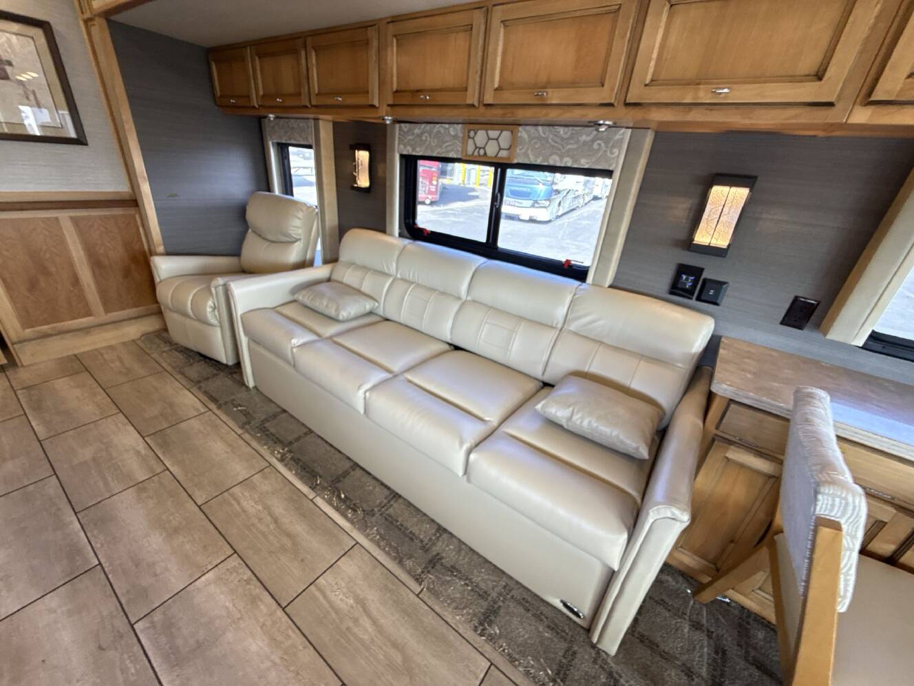 A photo of this 2020 Tiffin Motorhomes ALLEGRO OPEN ROAD 36LA
