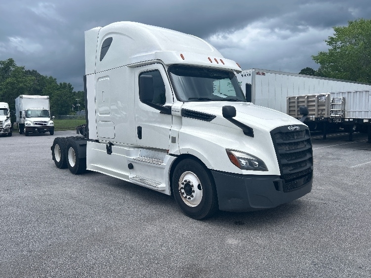 2020 FREIGHTLINER CASCADIA 126 in Florence, SC