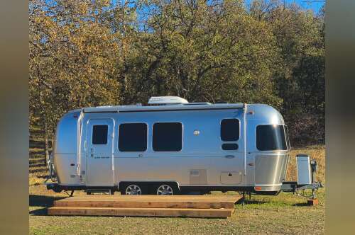 2013 Airstream FLYING CLOUD 23FB QUEEN in redding CA