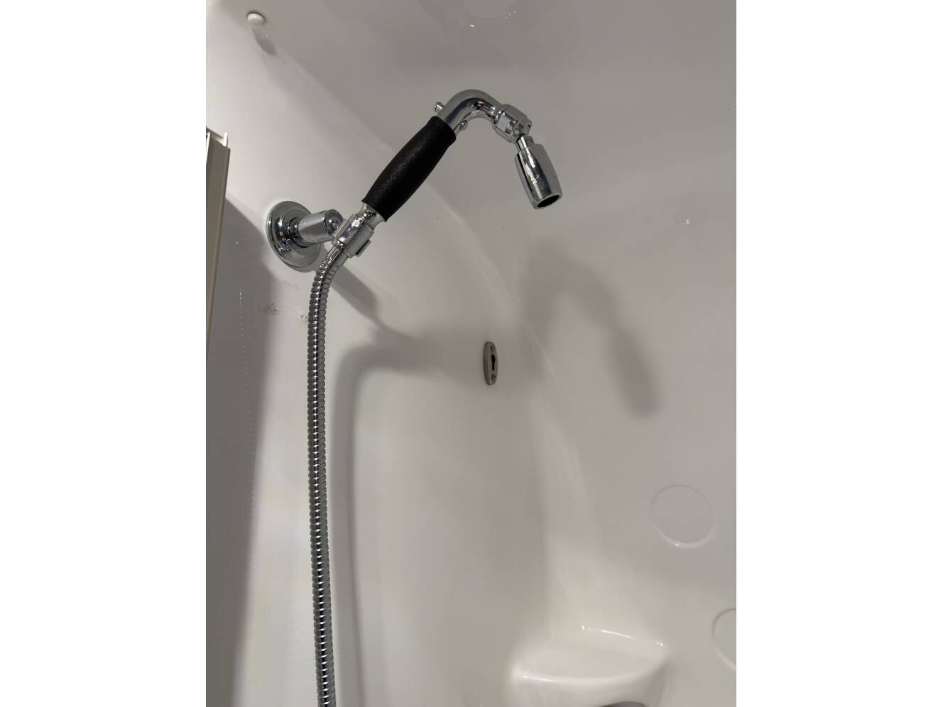 A photo of this 2013 Airstream FLYING CLOUD 23FB QUEEN